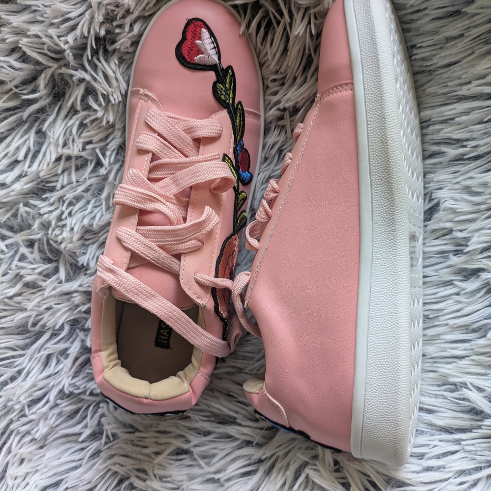 Chase + Chloe Pink Embroidery Heart & Floral Lace-Up Sneakers - Picture 7 of 8